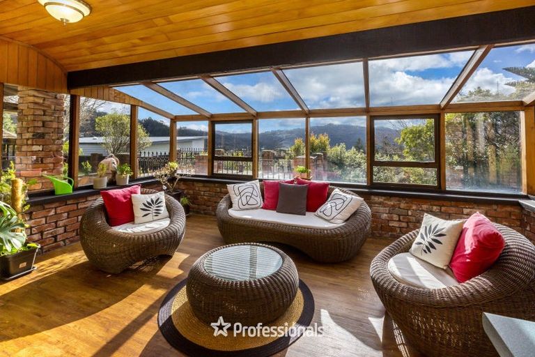 Photo of property in 1 Hobbit Lane, Pinehaven, Upper Hutt, 5371