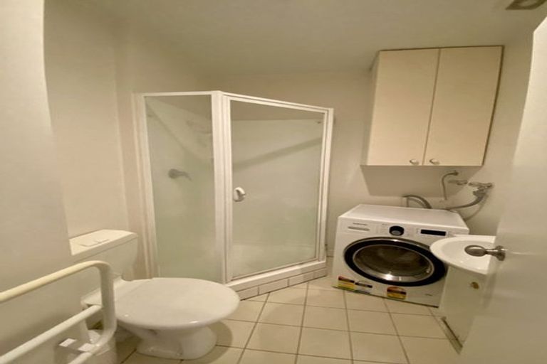 Photo of property in Terrace Tower Apartments, 7e/126 The Terrace, Wellington Central, Wellington, 6011