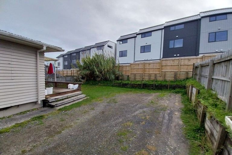 Photo of property in 2/7 Oteha Valley Road, Northcross, Auckland, 0632