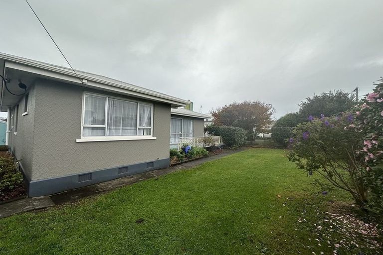 Photo of property in 28 High Street West, Waitara, 4320