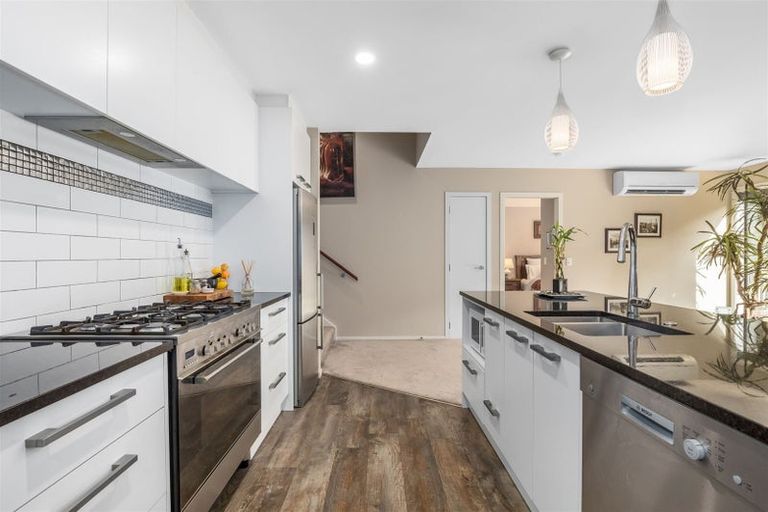 Photo of property in 122 Navigation Drive, Whitby, Porirua, 5024