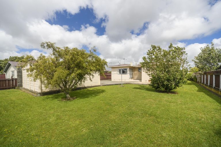 Photo of property in 65 Sutherland Crescent, Westbrook, Palmerston North, 4412