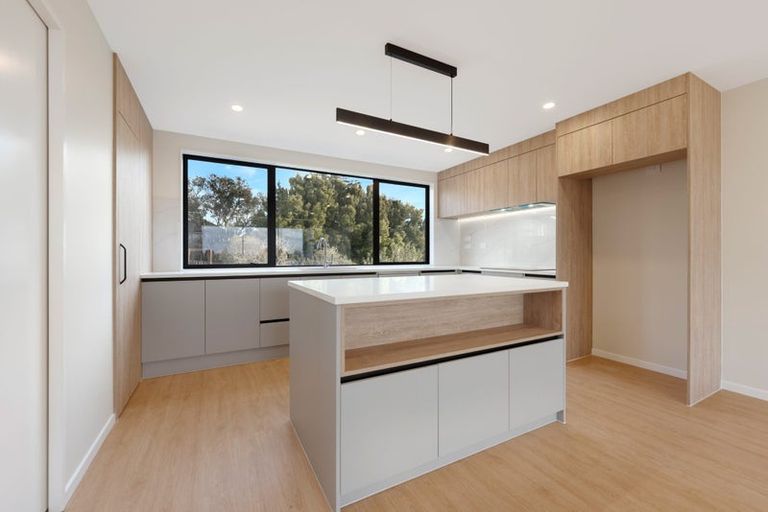 Photo of property in 4202d Great North Road, Glendene, Auckland, 0602