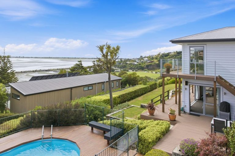 Photo of property in 20 Maffeys Road, Mount Pleasant, Christchurch, 8081