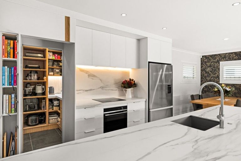 Photo of property in 11 Aoraki Road, Poraiti, Napier, 4112