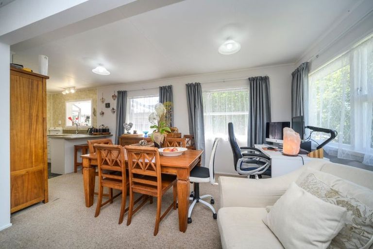 Photo of property in 84 Apollo Parade, Milson, Palmerston North, 4414