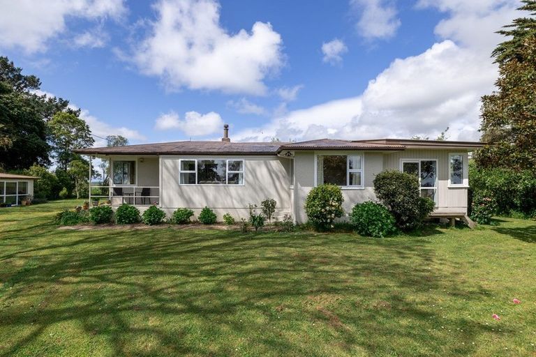 Photo of property in 305 Karere Road, Tiakitahuna, Palmerston North, 4477