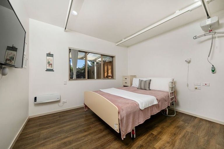 Photo of property in 1/34 Waipuia Place, Greenhithe, Auckland, 0632