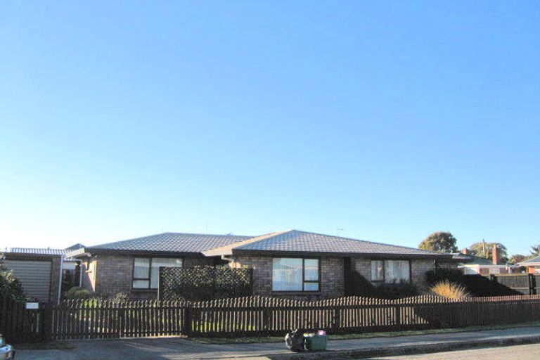 Photo of property in 3/2 Mortlake Street, Islington, Christchurch, 8042