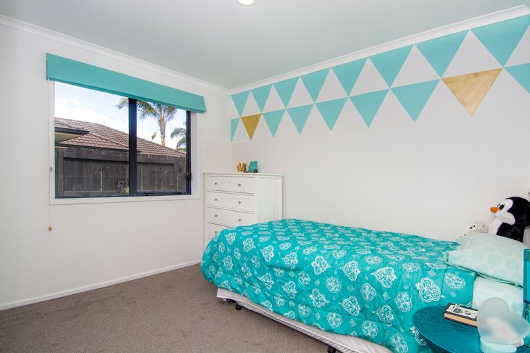 Photo of property in 64 Oriental Parade, Papamoa Beach, Papamoa, 3118