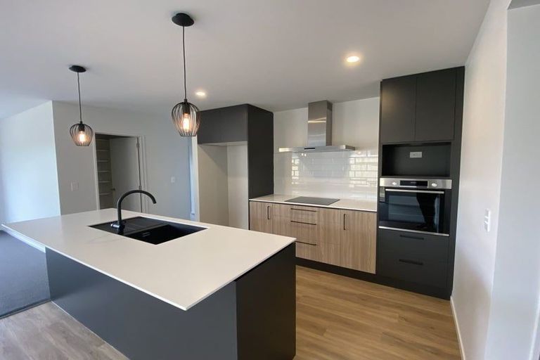 Photo of property in 36 Eileen Way, Rolleston, 7615