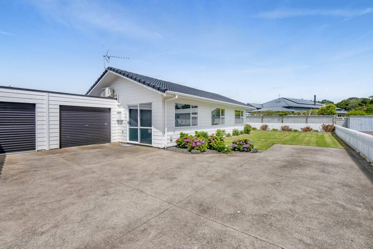 Photo of property in 2/353 Saint Aubyn, Moturoa, New Plymouth, 4310