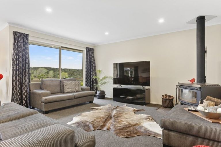 Photo of property in 24 Windmill Drive, Wainui, Silverdale, 0992