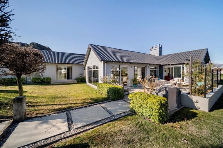 Photo of property in Butel Park, 12 Essex Avenue, Arrowtown, 9302