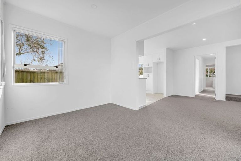 Photo of property in 44 Eugenia Rise, Totara Heights, Auckland, 2105