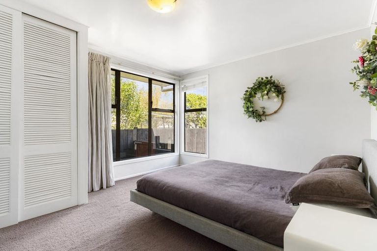 Photo of property in 22a Kirrie Avenue, Te Atatu South, Auckland, 0610