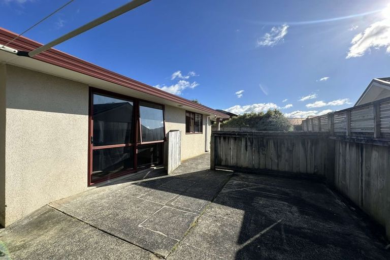 Photo of property in 37 Mcewen Crescent, Riverstone Terraces, Upper Hutt, 5018