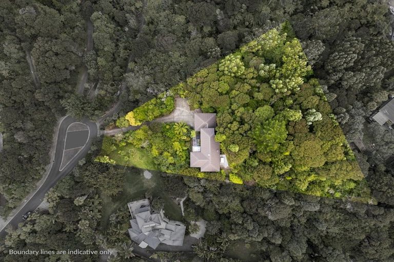 Photo of property in 9 Herrings Cove Place, Titirangi, Auckland, 0604