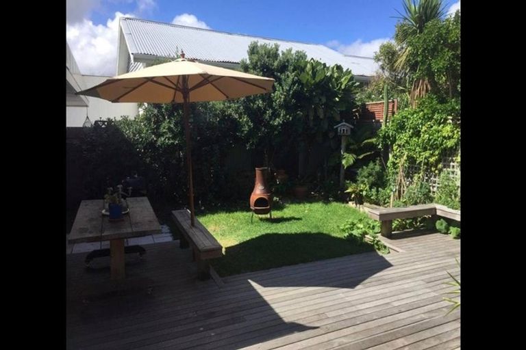 Photo of property in 241 The Esplanade, Petone, Lower Hutt, 5012