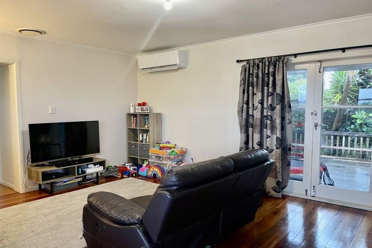 Photo of property in 24 Aotea Road, Glen Eden, Auckland, 0602