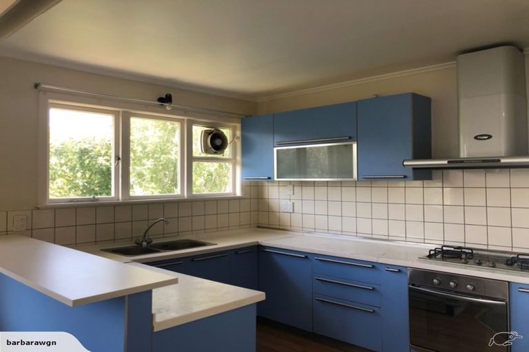 Photo of property in 15 Bancroft Terrace, Newlands, Wellington, 6037