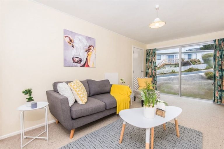 Photo of property in 43 Carluke Street, Paparangi, Wellington, 6037
