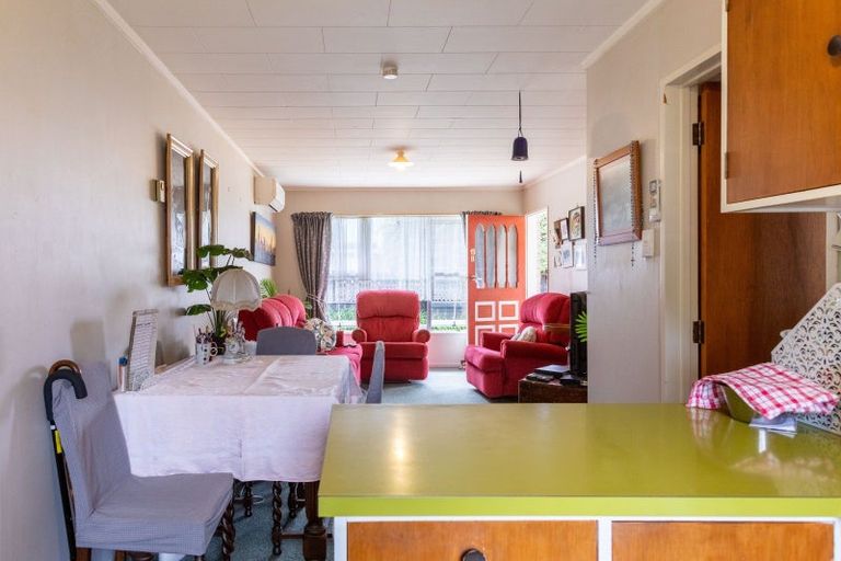 Photo of property in 15b Queen Street, Dannevirke, 4930