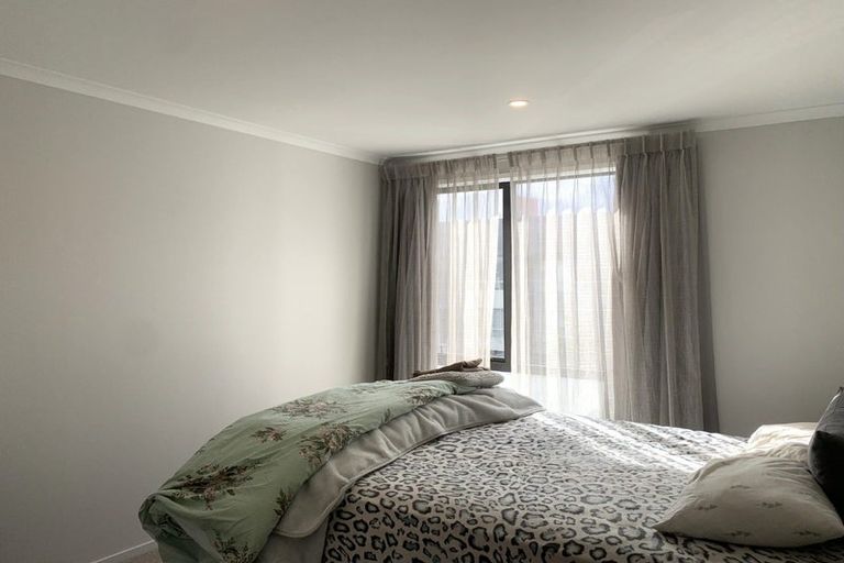 Photo of property in 21 Eyton Kay Road, Hobsonville, Auckland, 0616