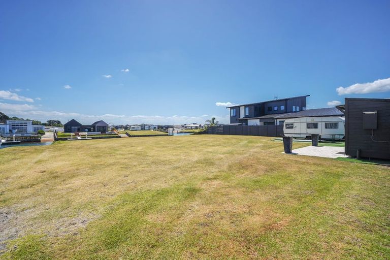 Photo of property in 28 Waitemata Drive, One Tree Point, 0118