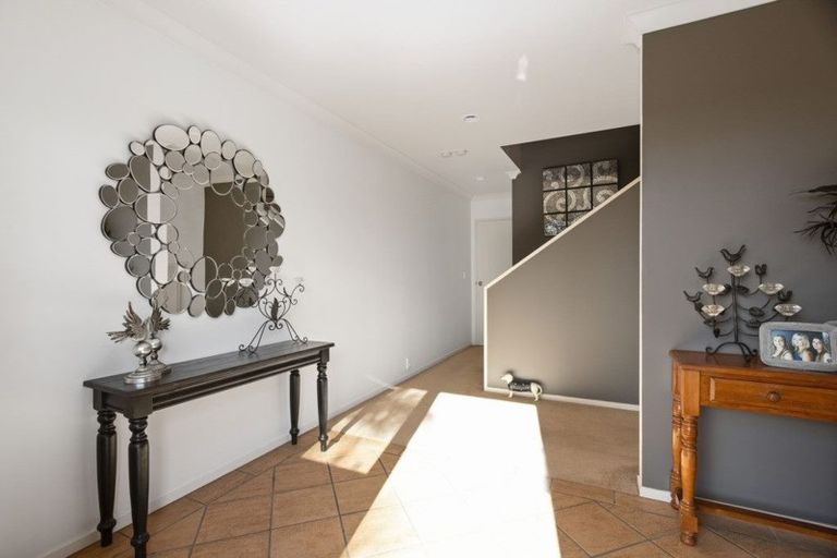 Photo of property in 34 Byblos Place, The Gardens, Auckland, 2105