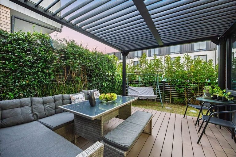 Photo of property in 8 Windlass Street, Long Bay, Auckland, 0630