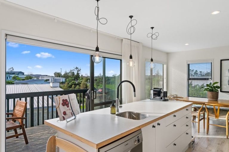 Photo of property in 16 Kahu Drive, Mangawhai, 0505