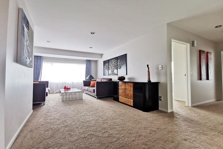 Photo of property in 12 Mural Place, Greenhithe, Auckland, 0632