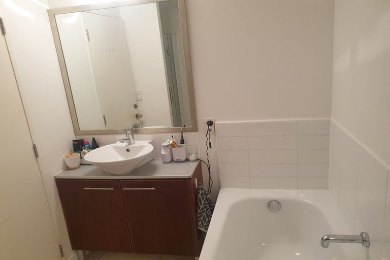 Photo of property in Augusta Apartments, 20/254 Willis Street, Te Aro, Wellington, 6011