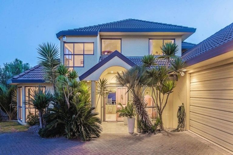 Photo of property in 62 Keywella Drive, Conifer Grove, Takanini, 2112