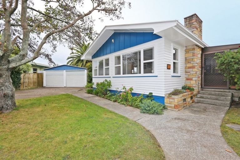 Photo of property in 12 Wyatt Avenue, Onekawa, Napier, 4110