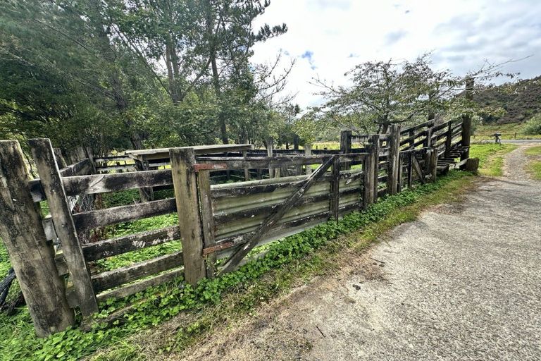 Photo of property in 136 Uruti Road, Uruti, Urenui, 4378