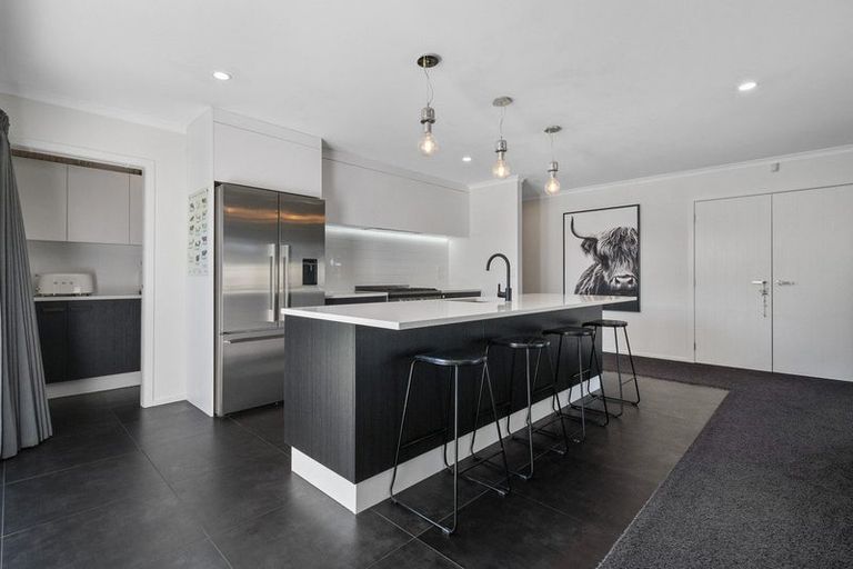 Photo of property in 6 Waimarama Court, Roslyn, Palmerston North, 4414