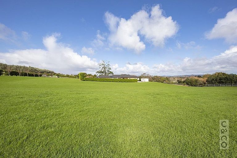 Photo of property in 289 Old North Road, Kumeu, 0892