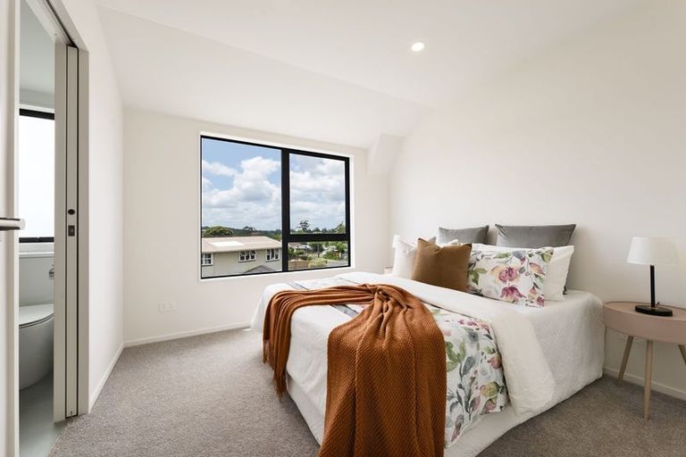 Photo of property in 36 Longburn Road, Henderson, Auckland, 0610