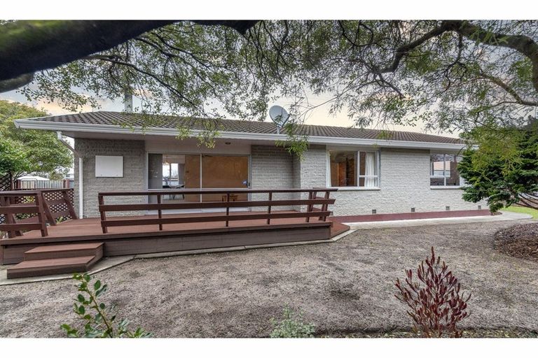 Photo of property in 13 Main North Road, Woodend, 7610