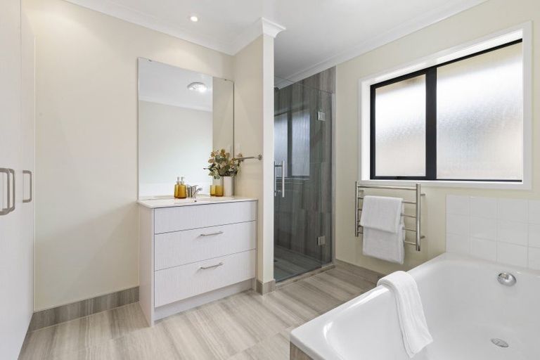 Photo of property in 16 Max Short Drive, Pukekohe, 2120