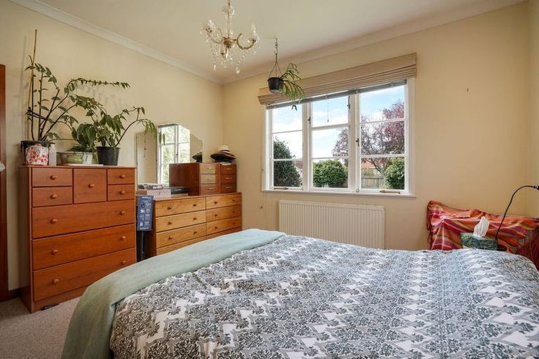 Photo of property in 20 Ihle Street, Terrace End, Palmerston North, 4410