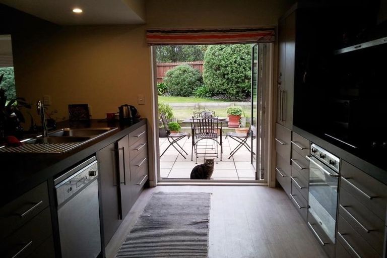 Photo of property in 5 Matthew Place, Kawaha Point, Rotorua, 3010