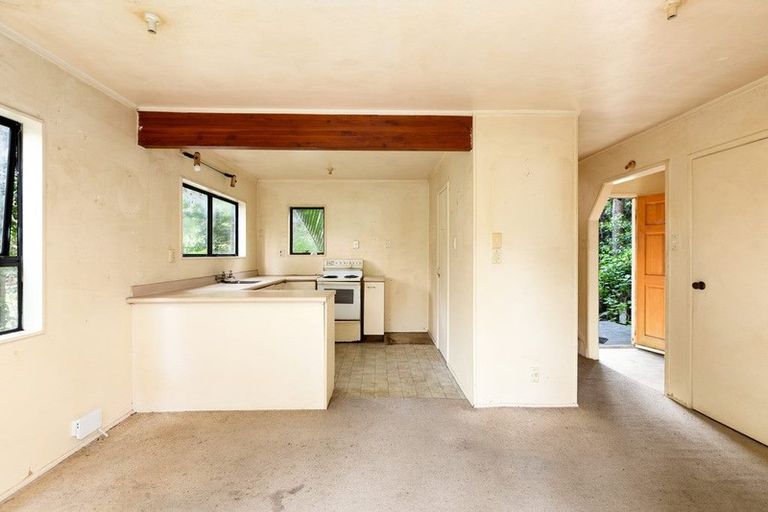 Photo of property in 59 Opanuku Road, Henderson Valley, Auckland, 0612