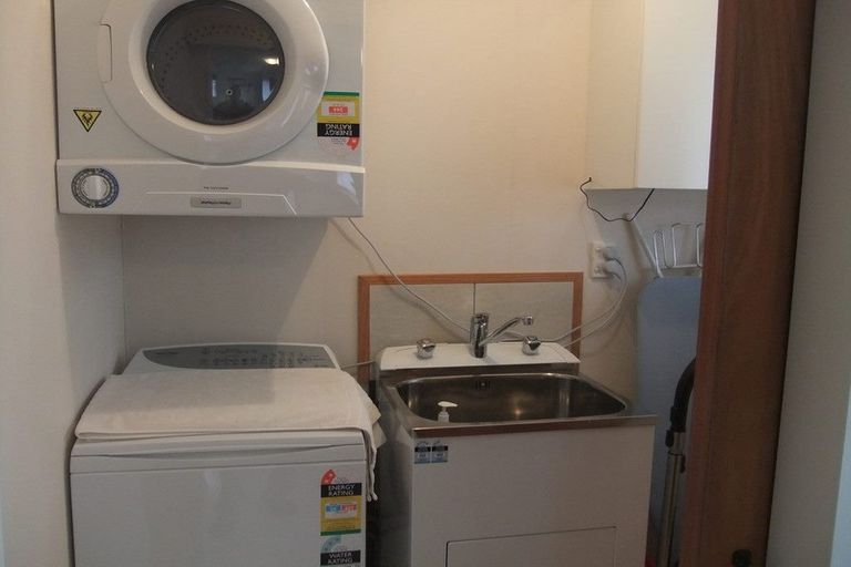 Photo of property in 60a Moore Street, Leamington, Cambridge, 3432