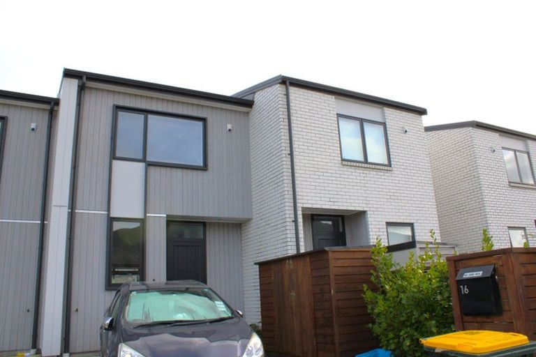 Photo of property in 16 Kauamo Close, Waiwhetu, Lower Hutt, 5010