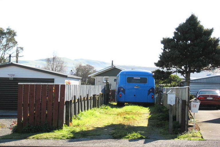 Photo of property in 16 Montgomery Street, Waipukurau, 4200
