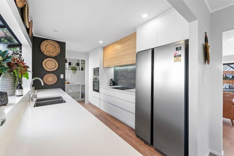 Photo of property in 82 Oaktree Avenue, Browns Bay, Auckland, 0630