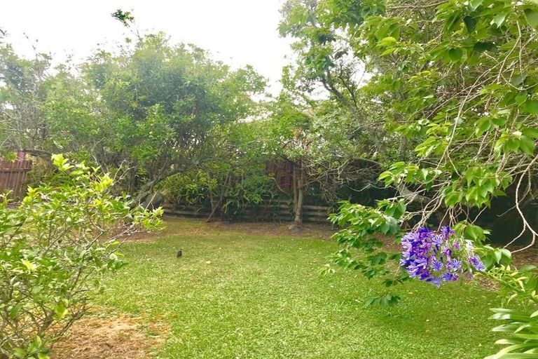 Photo of property in 2/5 Keldale Place, Forrest Hill, Auckland, 0620